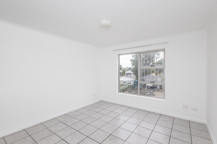 2 Bedroom Property for Sale in Oakglen Western Cape